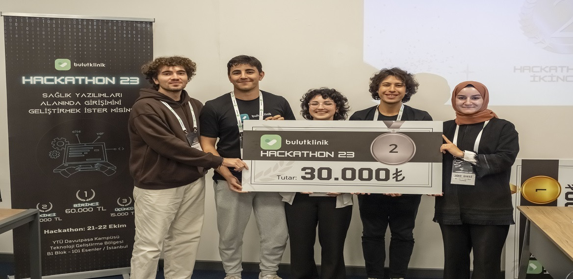 4. Sınıf Öğrencilerimizden Ekin Beykın, Buğra Bora Demir ve Umay Yentür'ün Hackathon Başarısı
